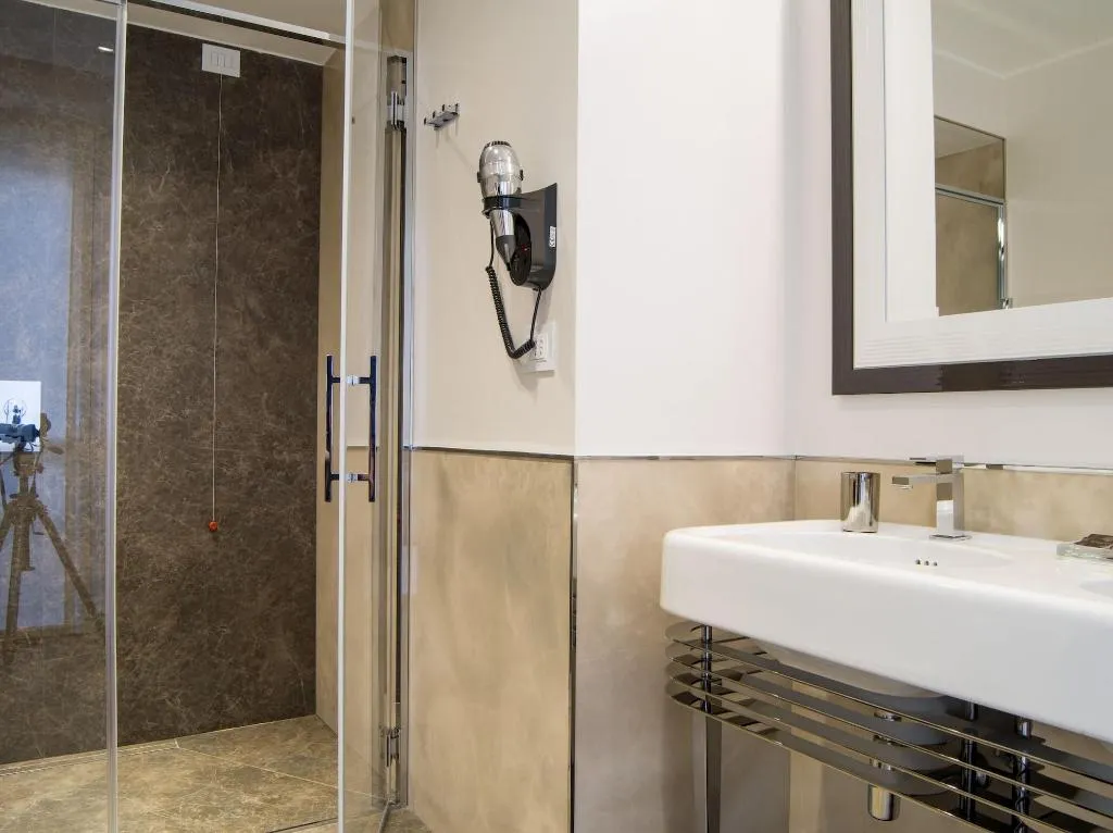 Room, Luxury Duomo Rooms, Milan