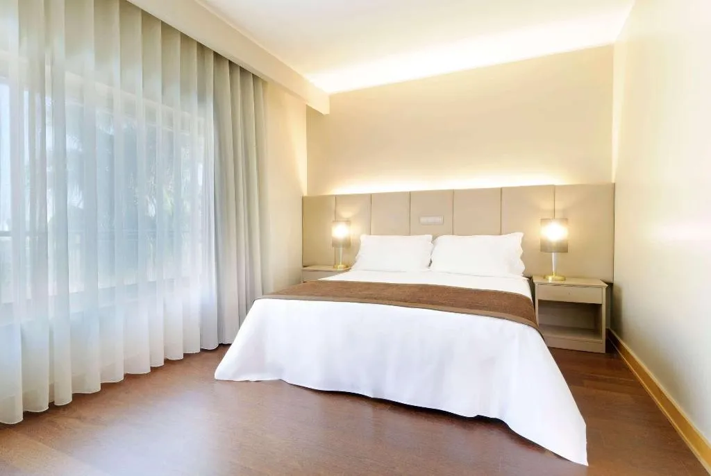DOUBLE DELUXE Room, Tryp Porto Expo Hotel, Porto