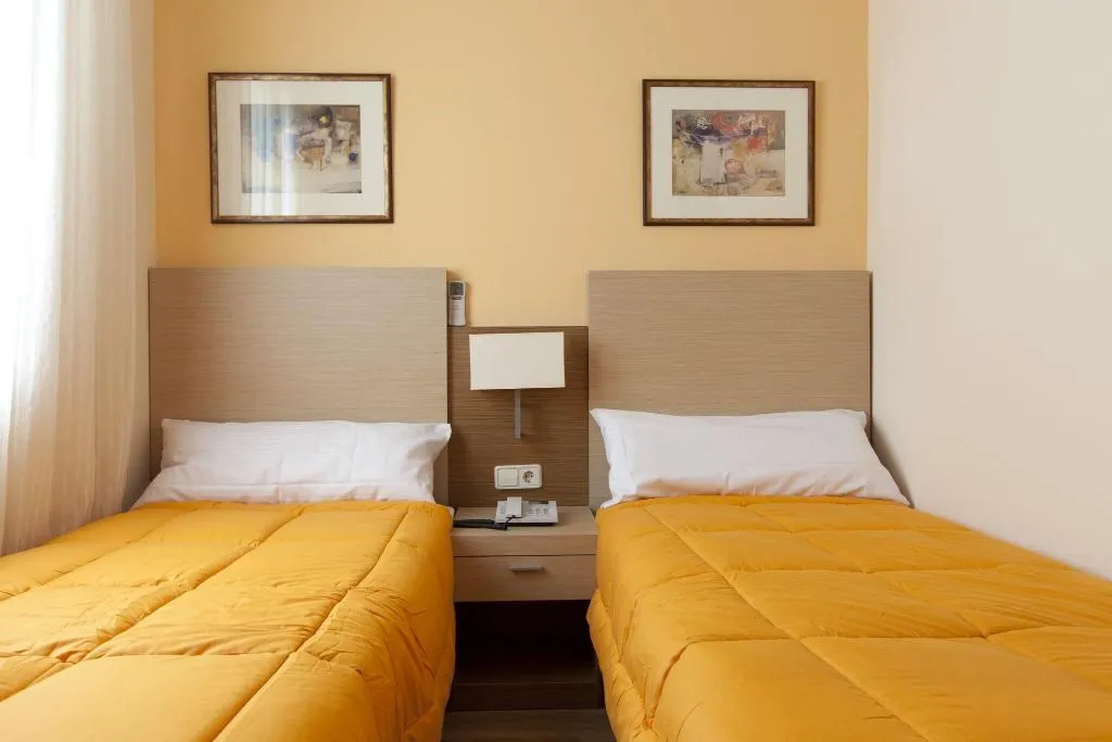 DOUBLE TWO BEDS Room, Hotel El Mirador de la Puerta del Sol, Madrid