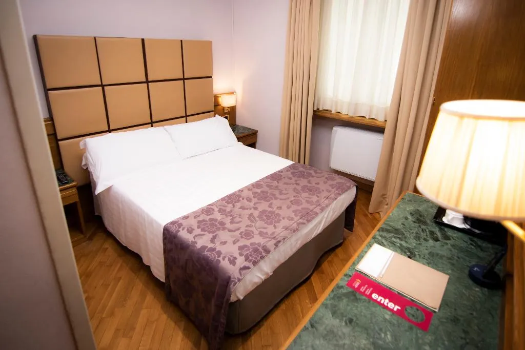 DOUBLE ECONOMY Room, Giolli Nazionale, Rome