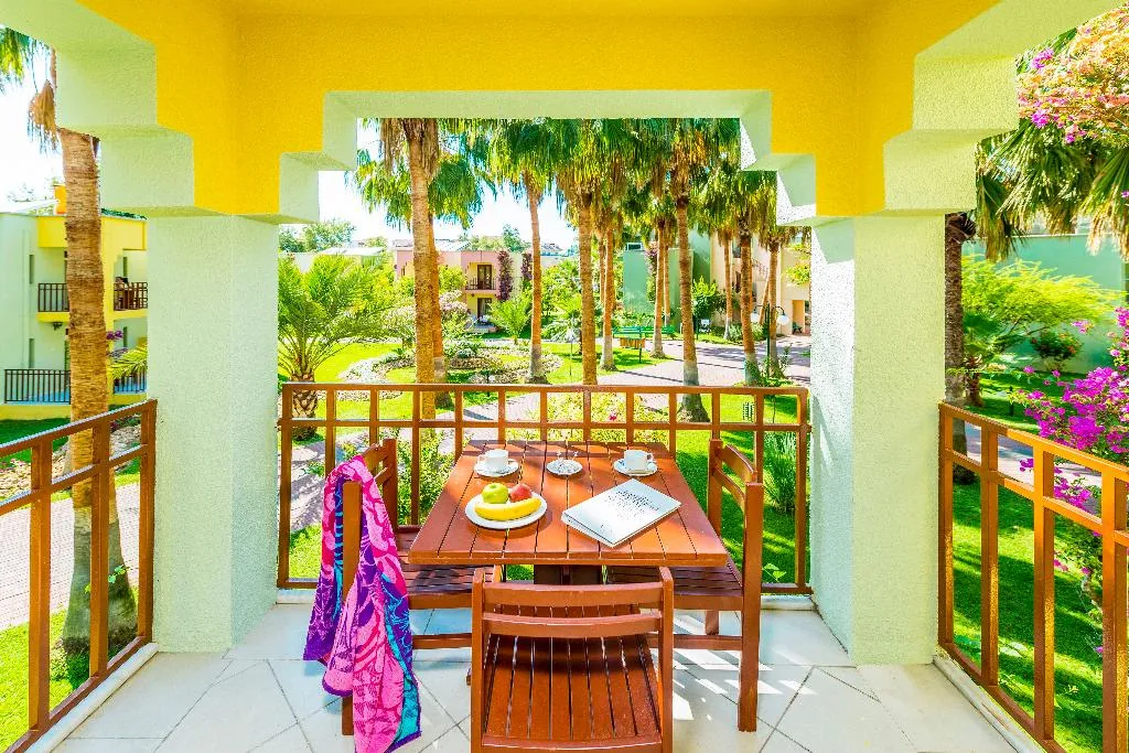 FAMILY ROOM TWO BEDROOMS ONE BATHROOM Room, Vonresort Golden Beach, Antalya