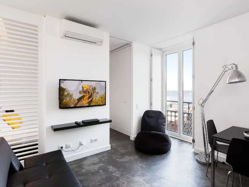 STUDIO RIVER VIEW Room, Hello Lisbon Santa Apolonia Apartments, Lisbon