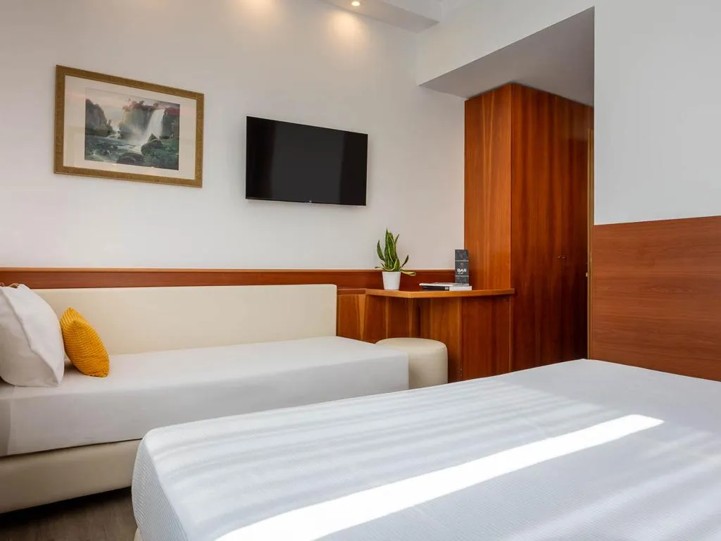 TRIPLE STANDARD Room, iH Hotels Milano St. John, Milan