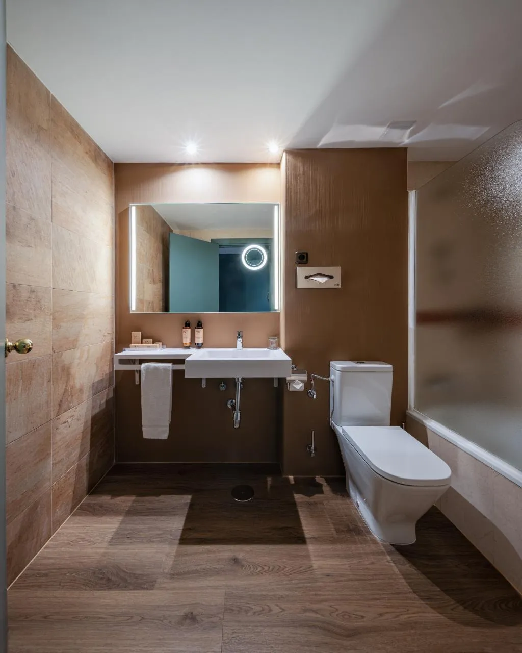 TRIPLE DELUXE Room, BYPILLOW Castellana, Madrid
