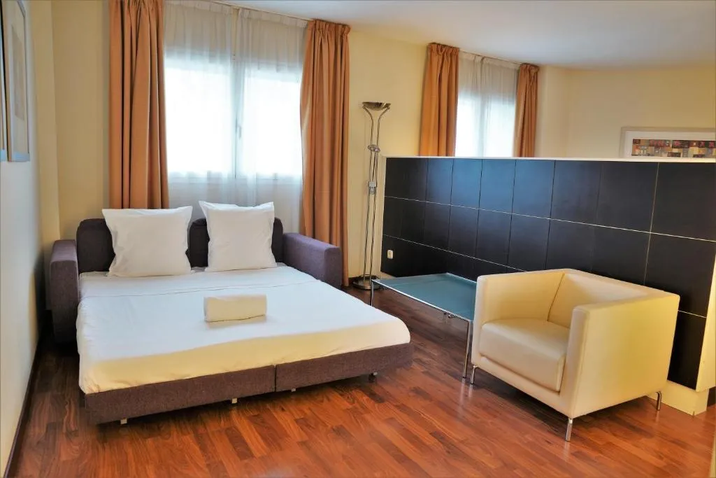 JUNIOR SUITE STANDARD Room, Port Valencia Feria, Valencia