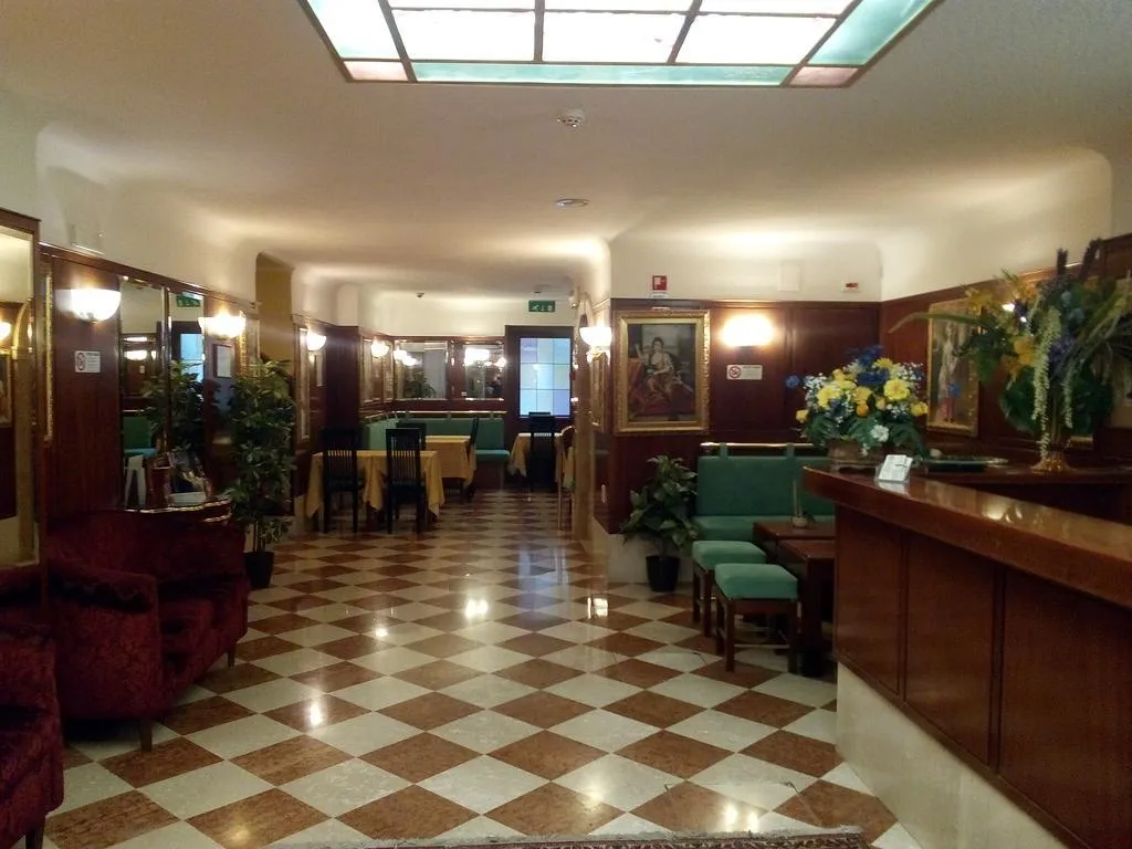 Lobby, Hotel Diana, Venice