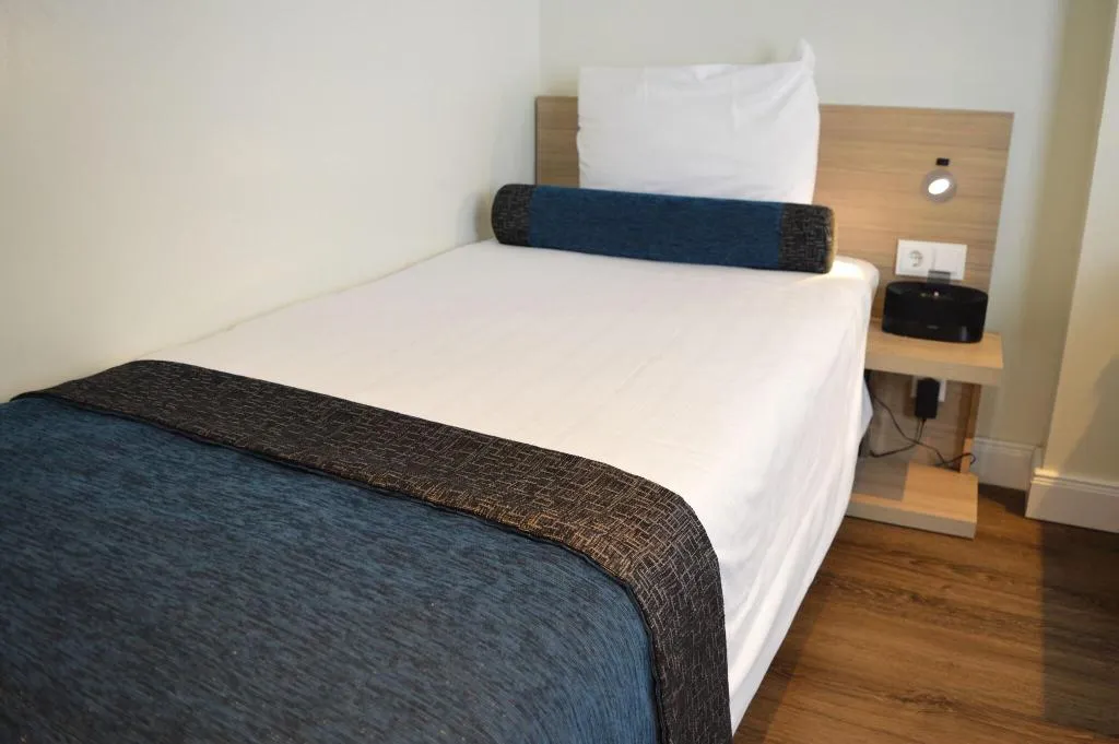 SINGLE STANDARD Room, Hotel Library Amsterdam, Amsterdam