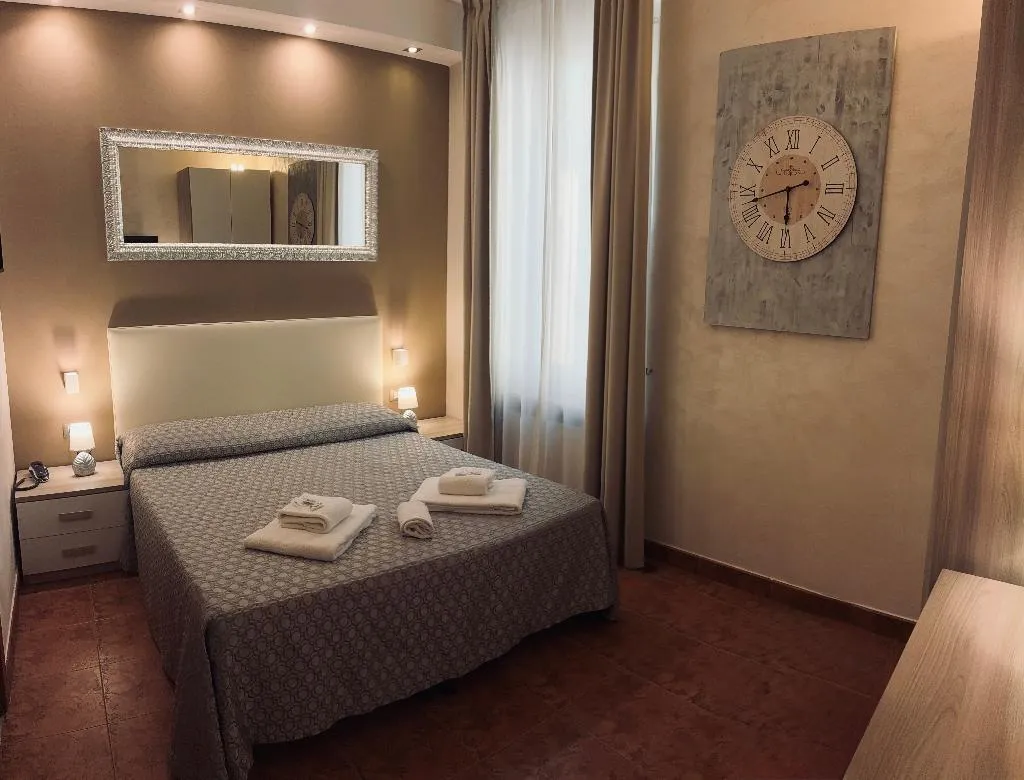 DOUBLE STANDARD Room, Alinari, Florence