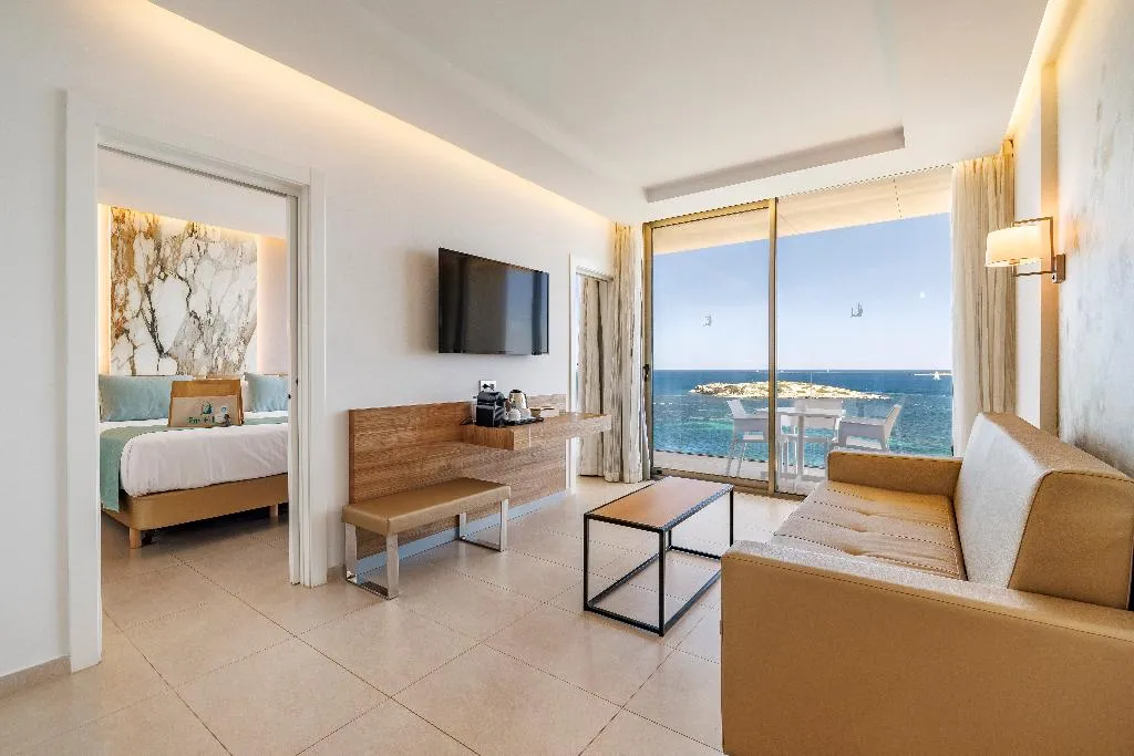 JUNIOR SUITE SEA VIEW CAPACITY 3 Room, Torre del Mar Ibiza, Ibiza