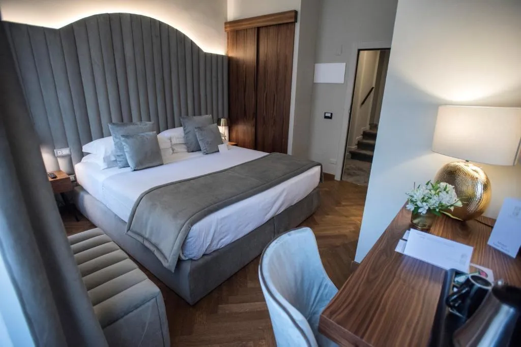 Room, Antico Albergo del Sole al Pantheon, Rome