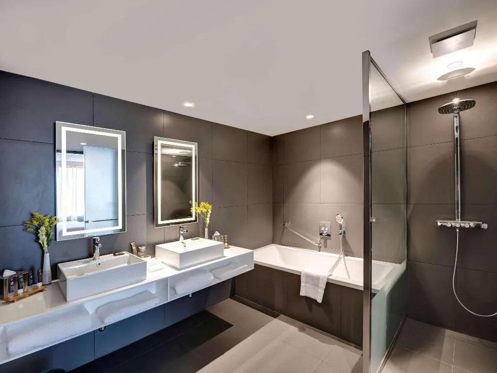 SUITE EXECUTIVE Room, Novotel Sharjah Expo Centre, Dubai