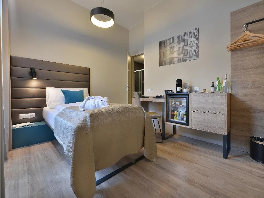 SINGLE WITH BALCONY Room, EA Hotel New Town, Prague
