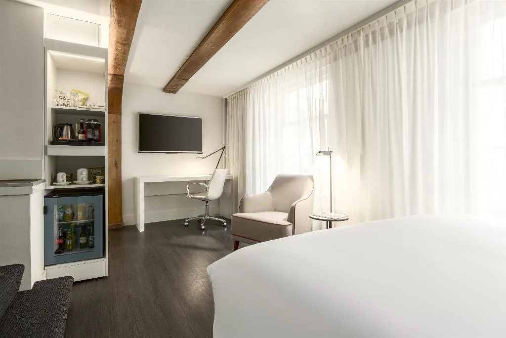 DOUBLE SUPERIOR WITH VIEWS Room, NH Collection Amsterdam Barbizon Palace, Amsterdam