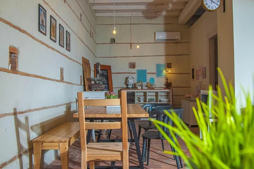 Restaurant, Bookbreakfast, Catania