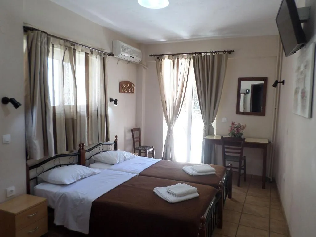 Room, Tina Economy Hotel, Crete