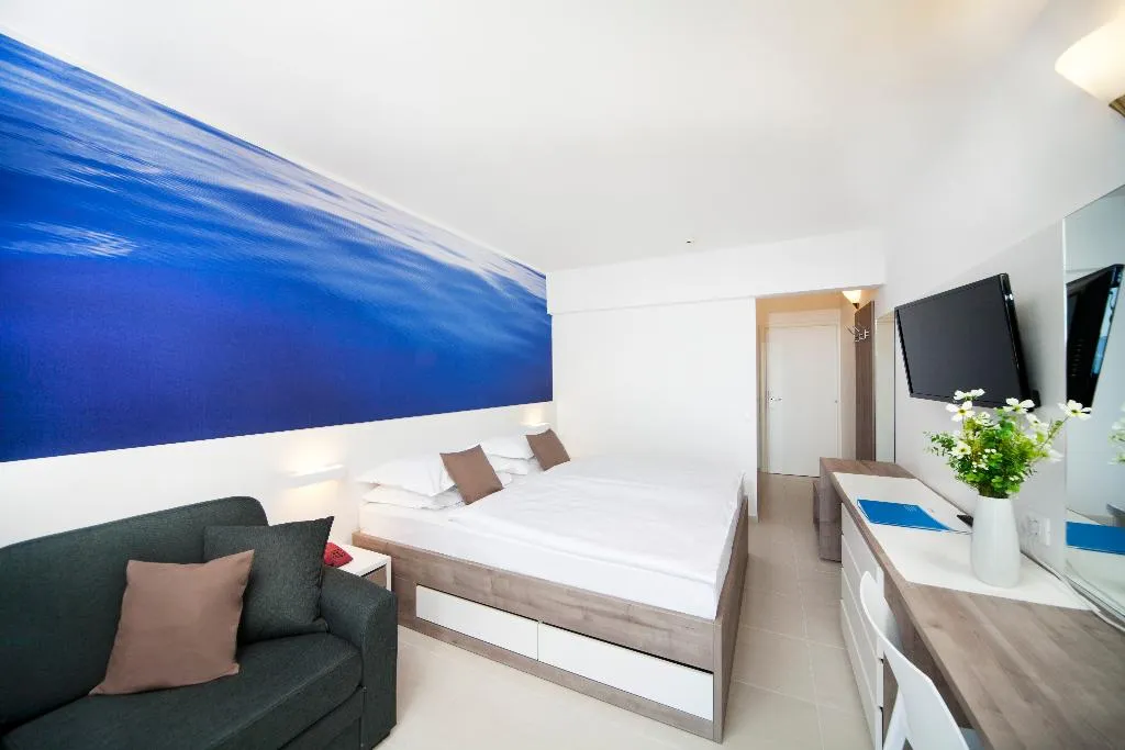 DOUBLE SUPERIOR SIDE SEA VIEW Room, Bluesun hotel Neptun, Split