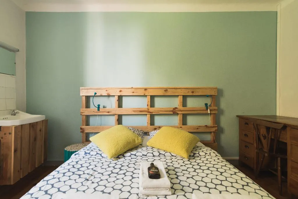 DOUBLE WITH SHARED BATHROOM Room, WOT New Lisbon Social, Lisbon