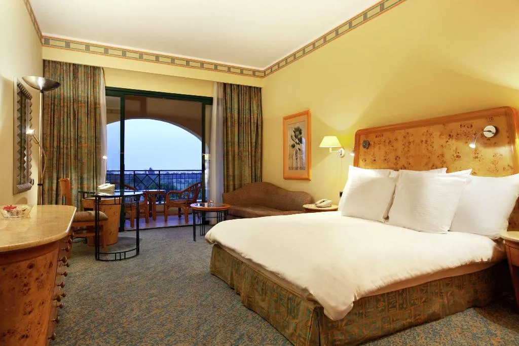 Room, Hilton Pyramids Golf, Cairo