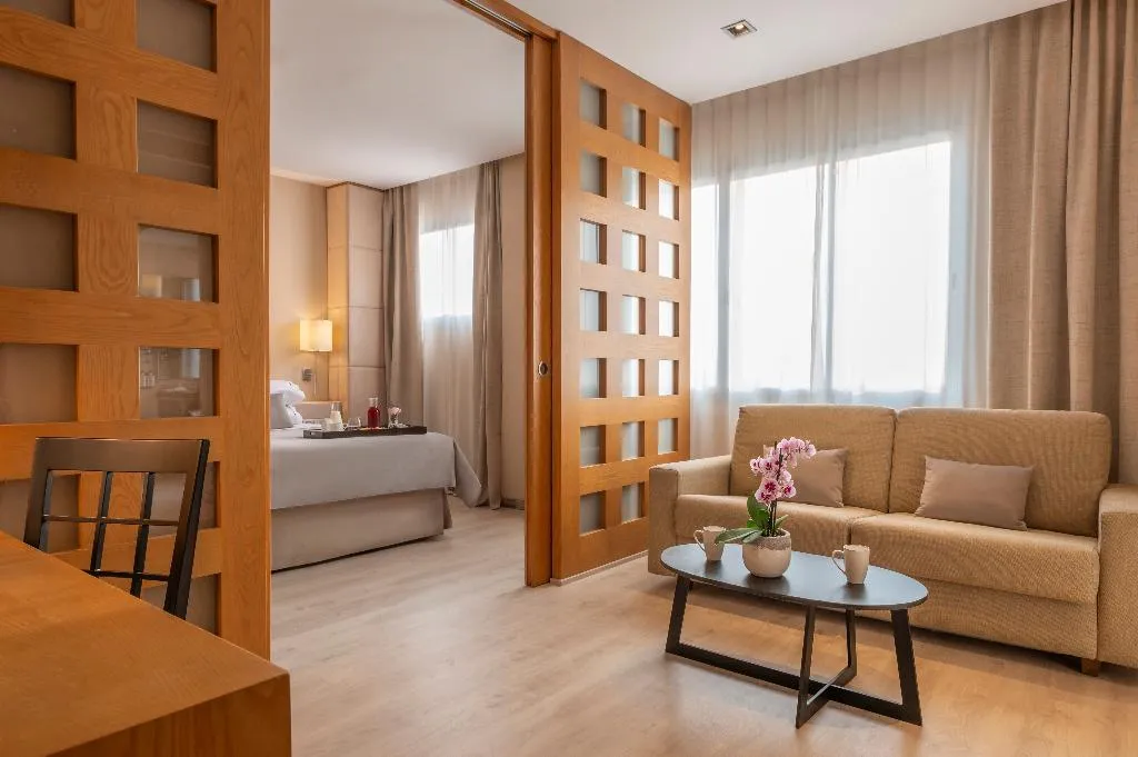 JUNIOR SUITE STANDARD Room, Hesperia Presidente, Barcelona