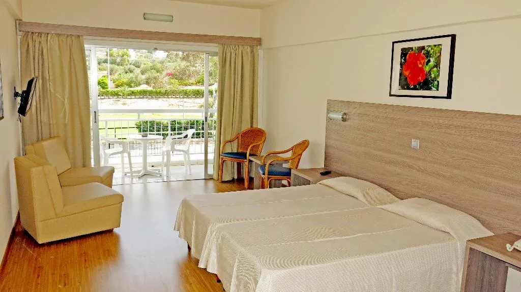 FAMILY ROOM GARDEN VIEW Room, Marina, Cyprus