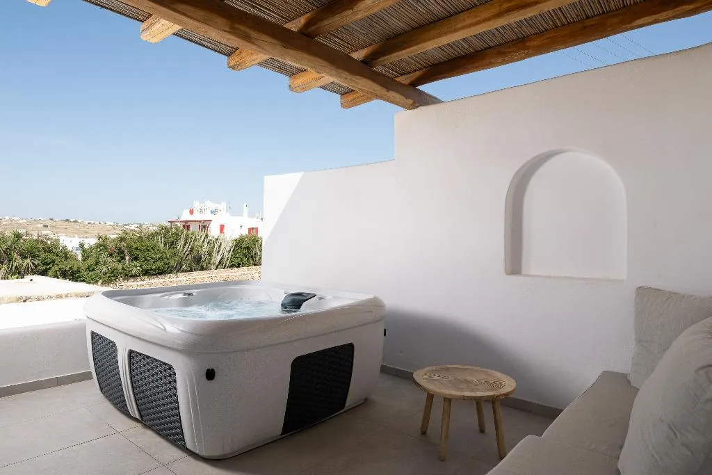 SUITE HONEYMOON Room, Oliving Mykonos Suites, Mykonos