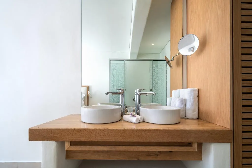 SUITE WITH JACUZZI Room, Nissaki Boutique Hotel, Mykonos