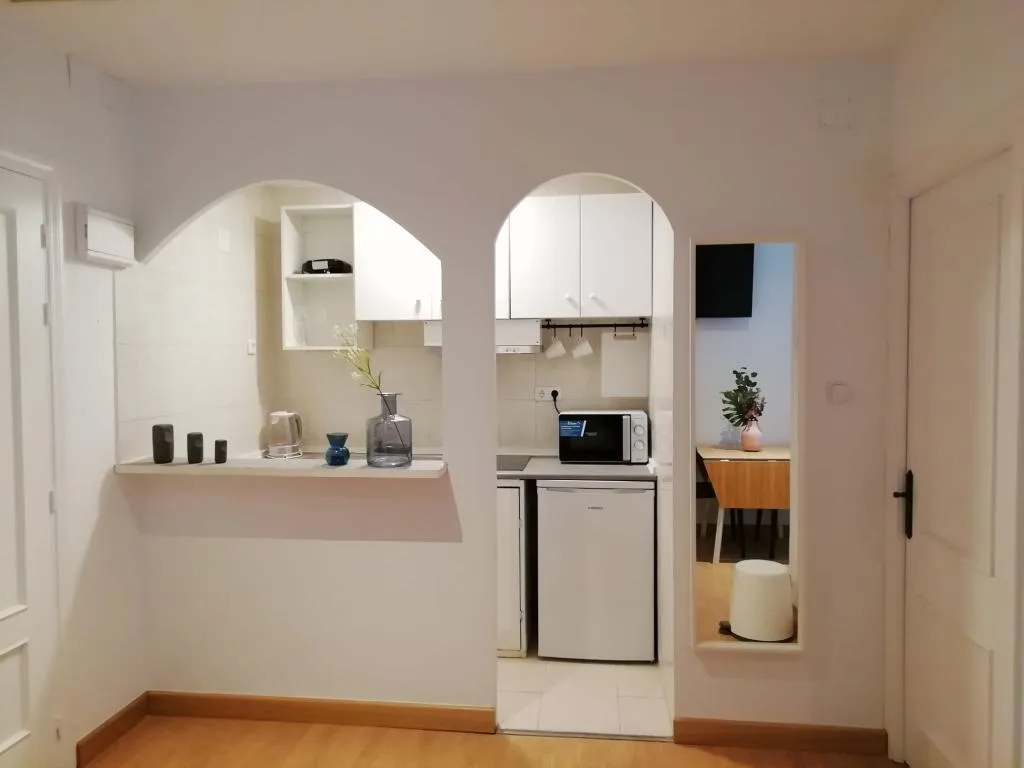 STUDIO STANDARD Room, Smartr Madrid Gran Via 47, Madrid
