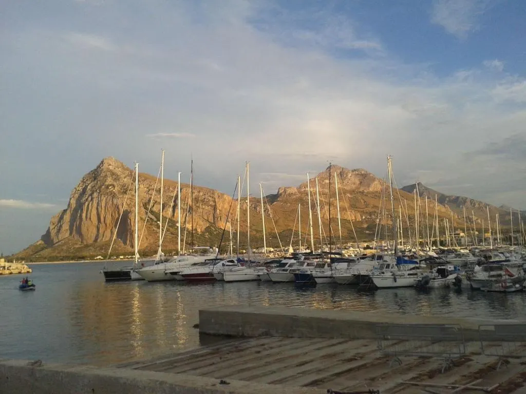 Beach, Sikania, Palermo