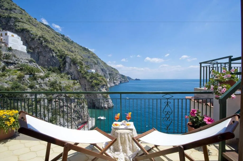 Room, Villa Corallium, Naples