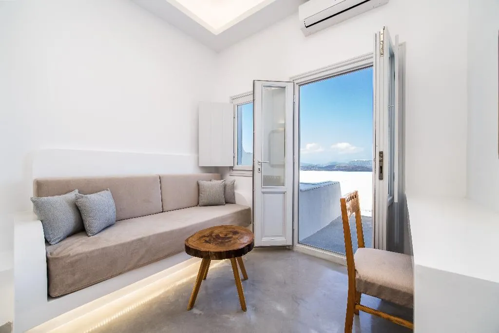 SUITE WITH VIEWS Room, Serenita Luxury Suites, Santorini