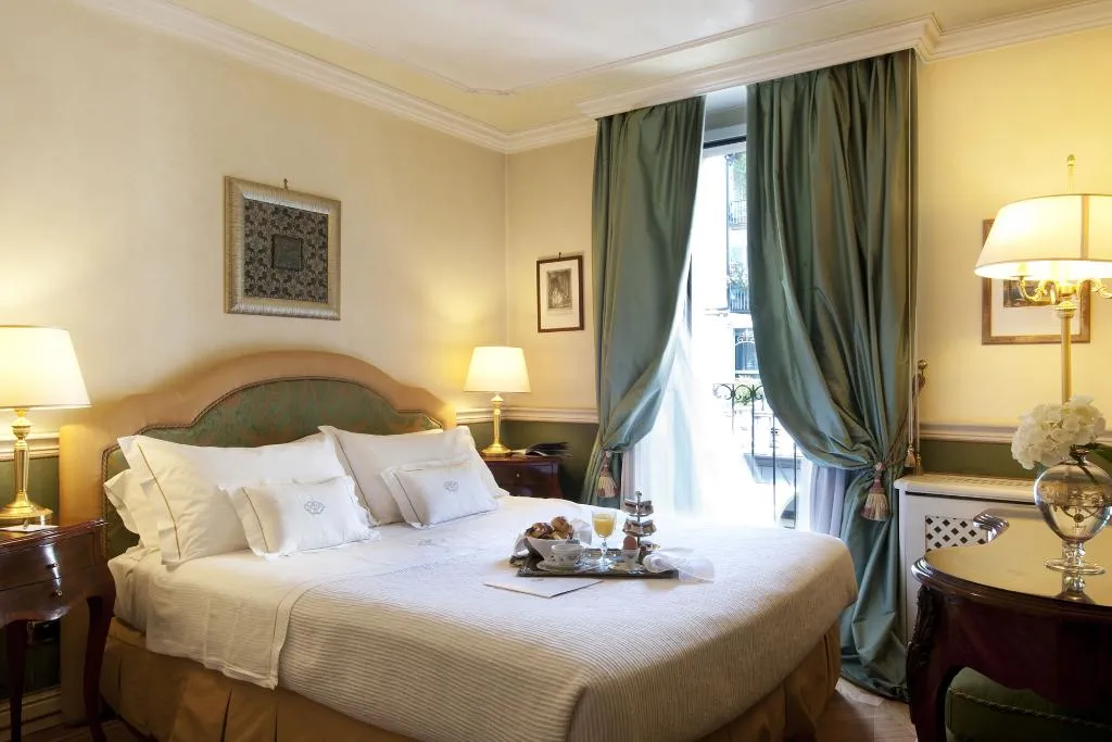 JUNIOR SUITE EXECUTIVE ONE BEDROOM Room, Petit Palais Milano, Milan