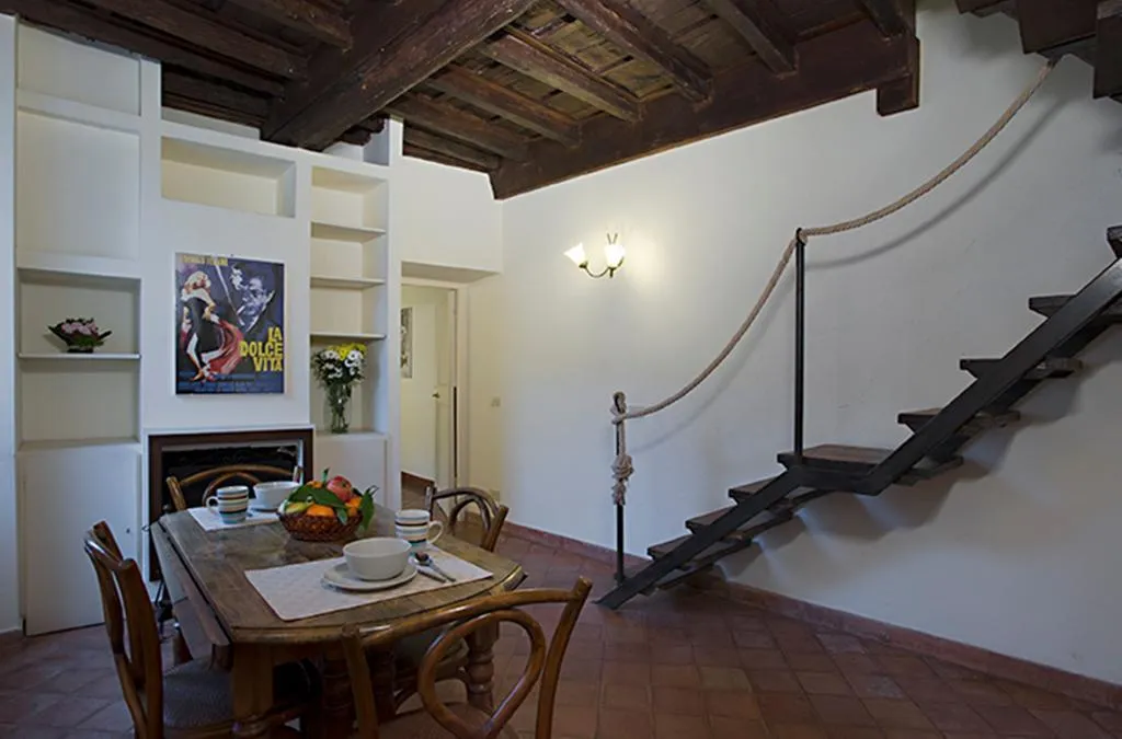 General view, Maison Giulia, Rome
