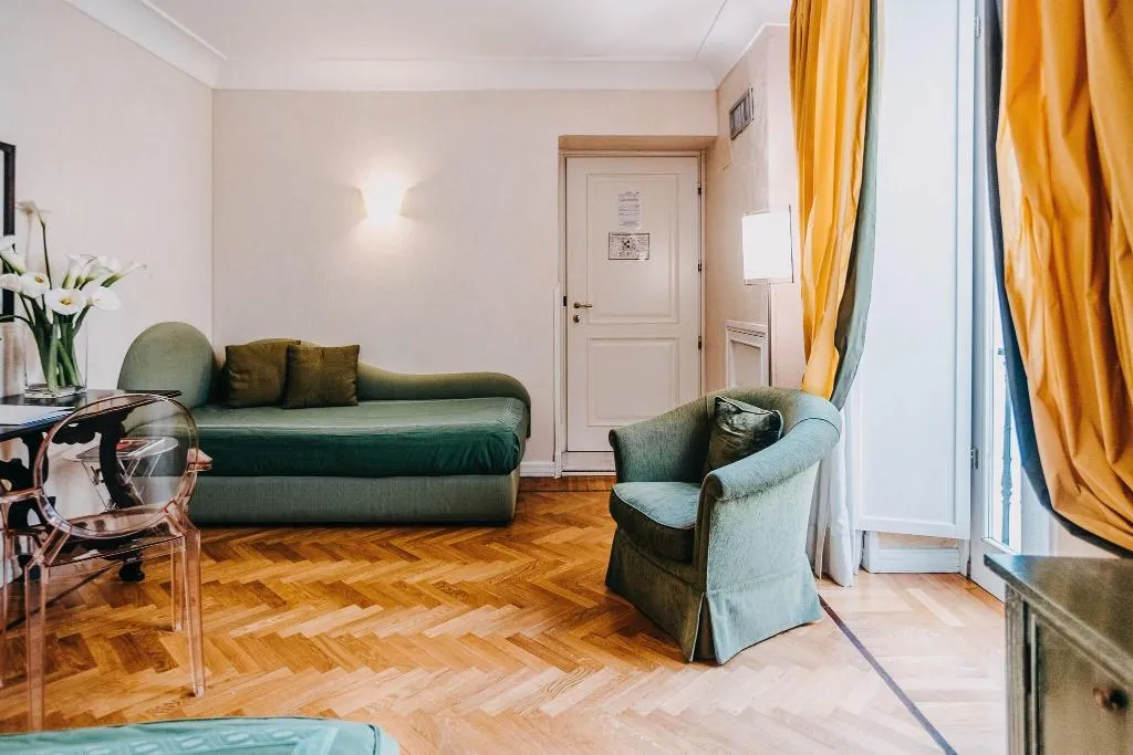 TWIN CLASSIC Room, Costantinopoli 104, Naples