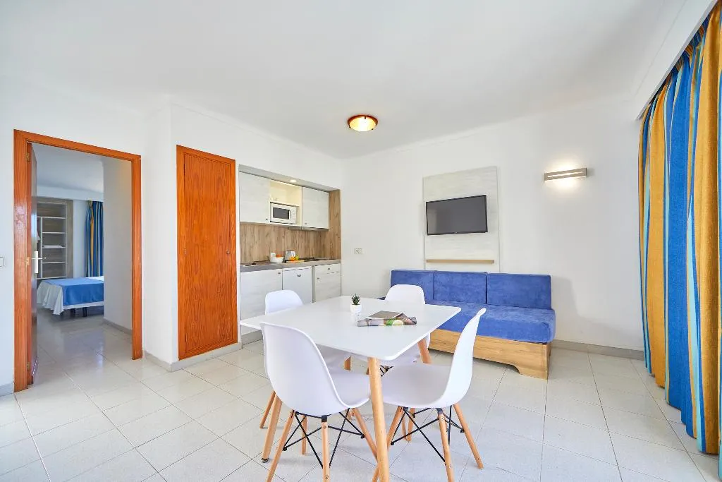 APARTMENT CAPACITY 8 TWO BEDROOMS Room, Gavimar Ariel Chico Club & Resort, Majorca