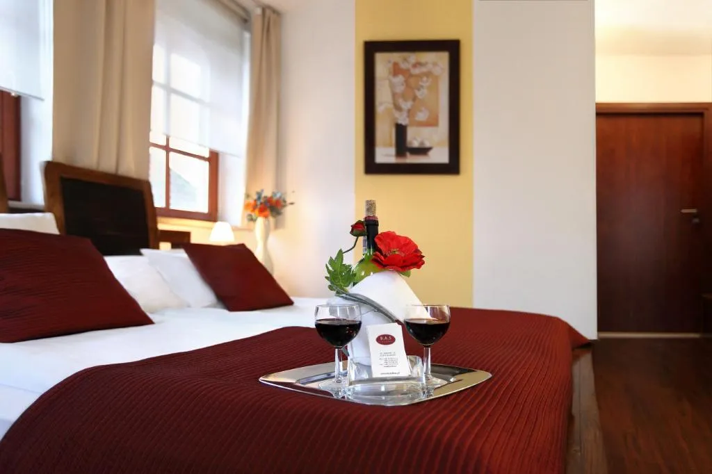 DOUBLE QUEEN SIZE BED Room, Hotel B.A.S. Villa Residence, Krakow