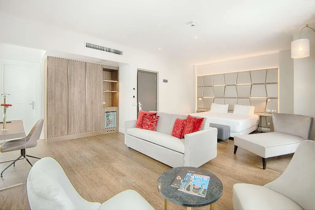 JUNIOR SUITE STANDARD Room, NH Collection Roma Centro, Rome