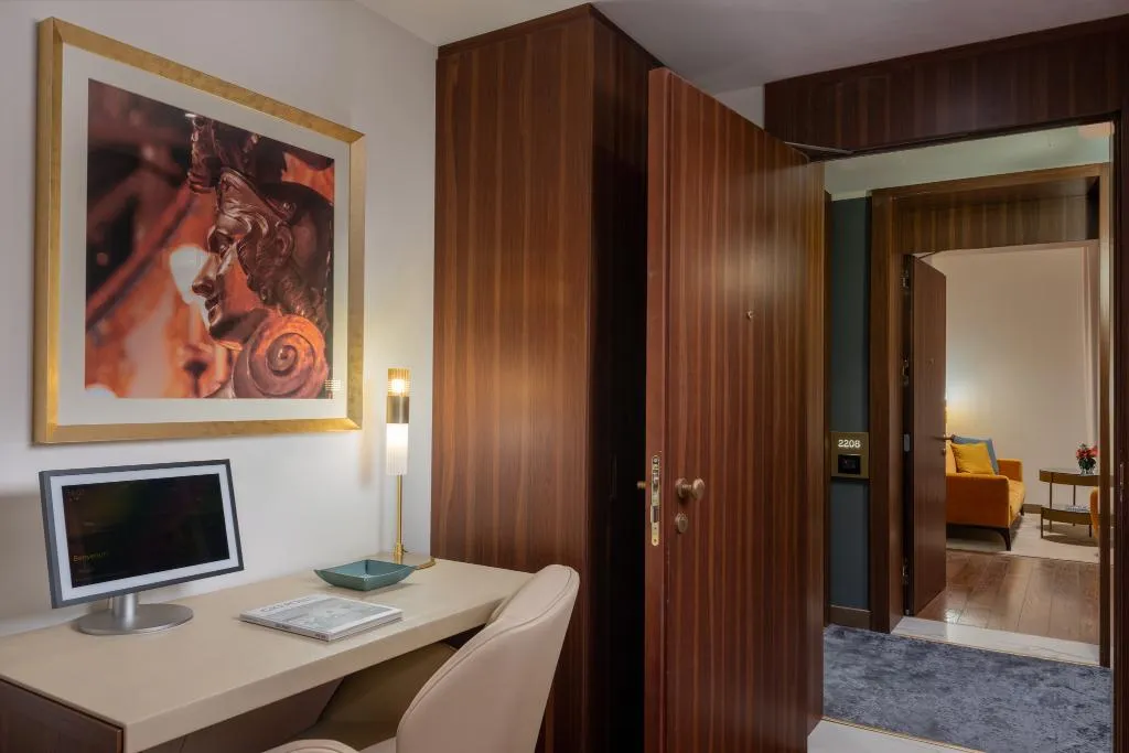 APARTMENT DELUXE ONE BEDROOM Room, Teatro Luxury Apartments Firenze, Florence