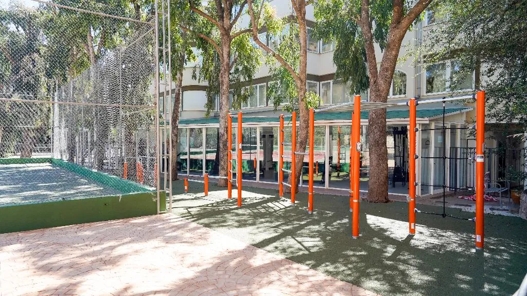 Sports and Entertainment, La Pérgola, Majorca