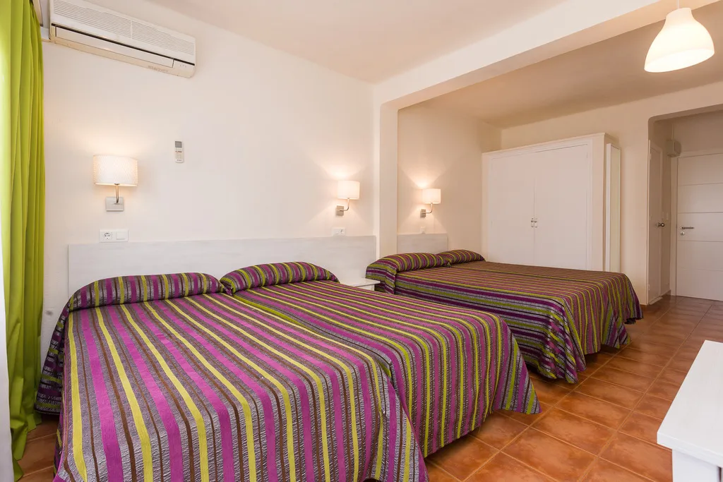 QUADRUPLE STANDARD Room, Sol y Miel, Costa Del Sol