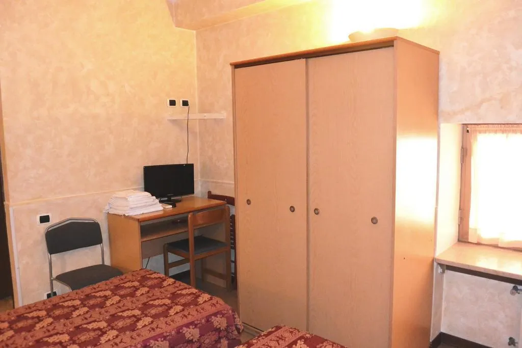 TWIN STANDARD Room, Hotel Nettuno, Milan