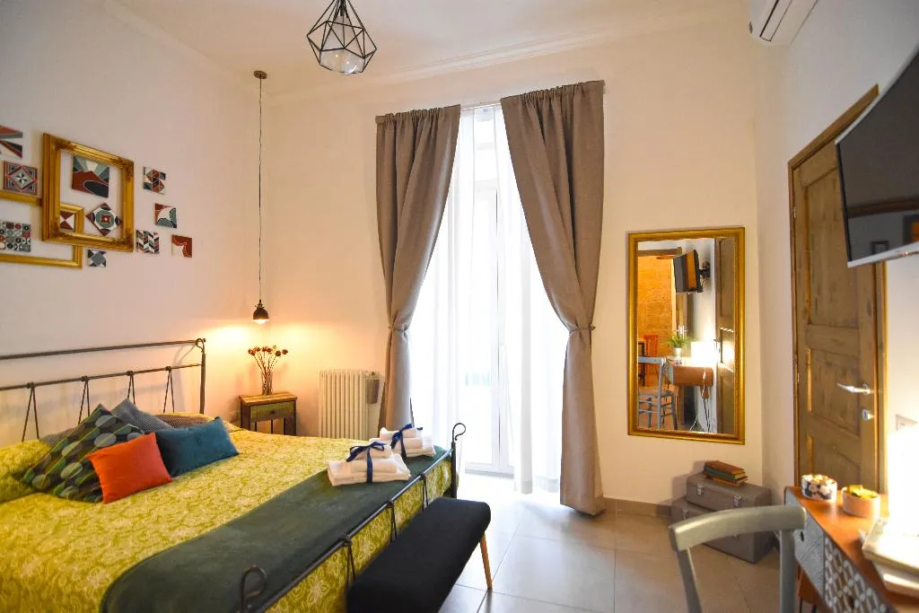 DOUBLE SUPERIOR WITH AIR CONDITIONING Room, B&B Crianza, Naples