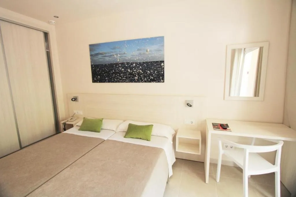 Room, Xaloc Playa, Menorca