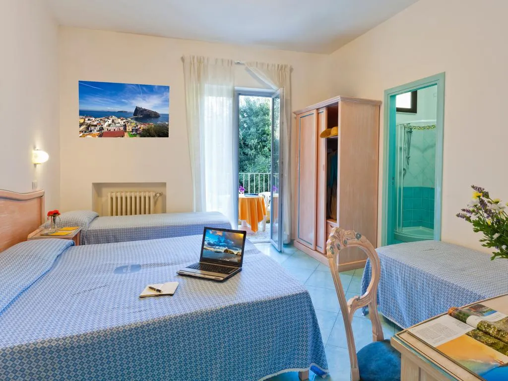 Room, Hotel Cleopatra, Naples
