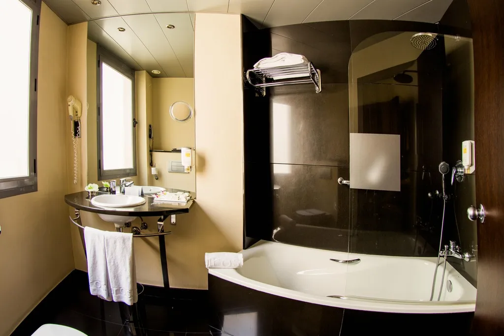 Double or Twin STANDARD Room, Hotel Arosa, Madrid