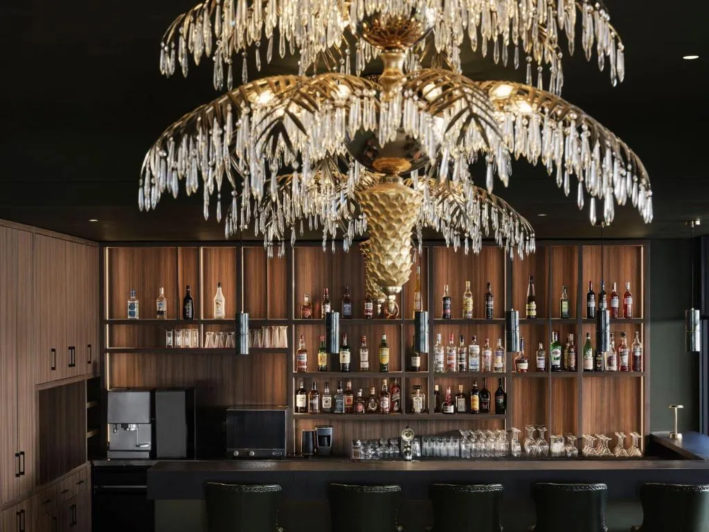 Bar, Pearl, Rhodes