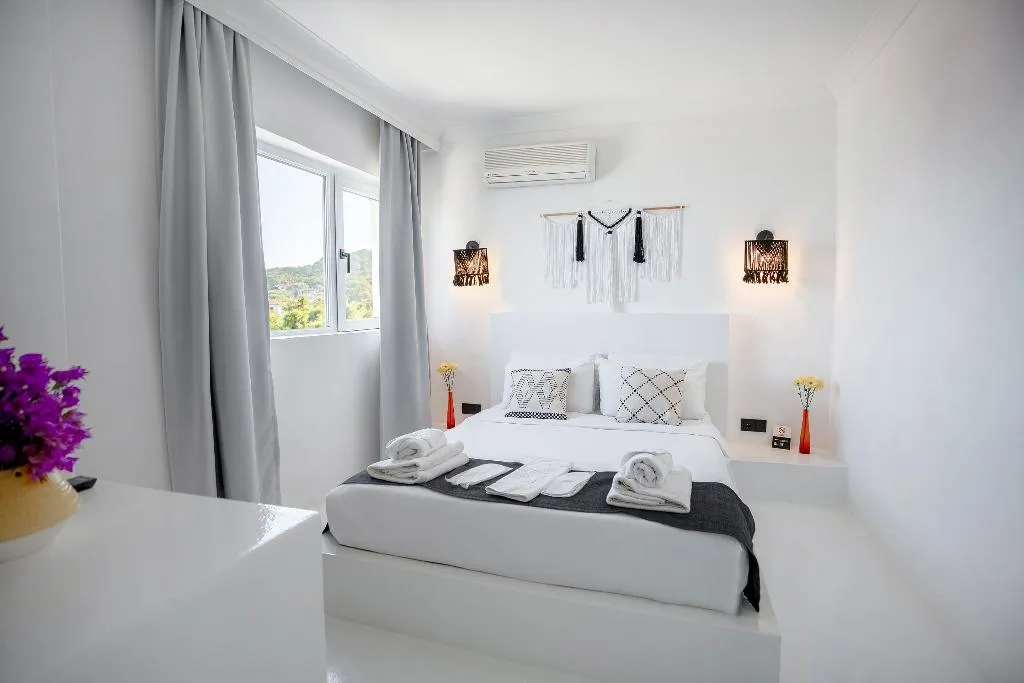 TRIPLE DELUXE SEA VIEW Room, Camlik 87 Hotel Ayvalik, Izmir
