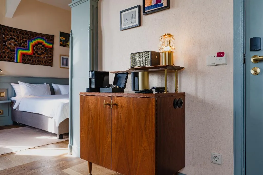 SUITE KING SIZE BED Room, Hotel Mercier, Amsterdam