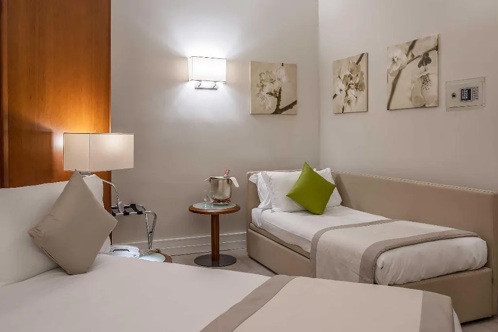 JUNIOR SUITE CAPACITY 3 Room, La Giocca Hotel, Rome