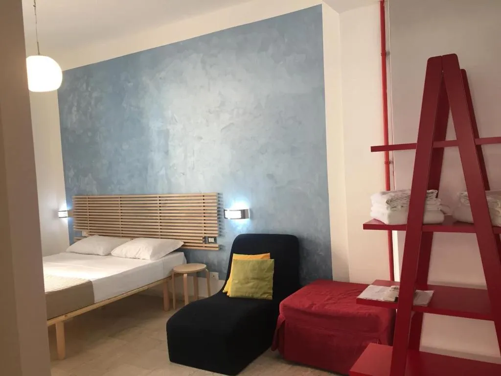 Room, Roma Art Rooms, Naples