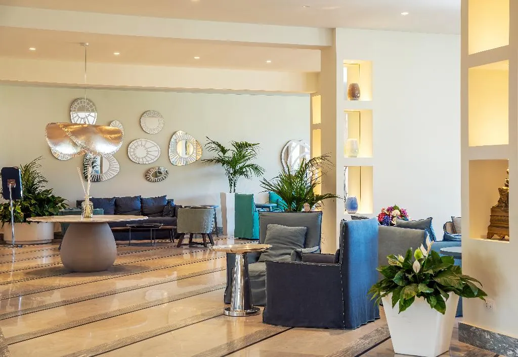 Lobby, Grand Hotel Vesuvio, Naples